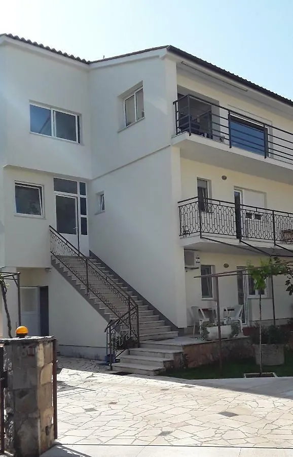 Apartment Mirta contacts
